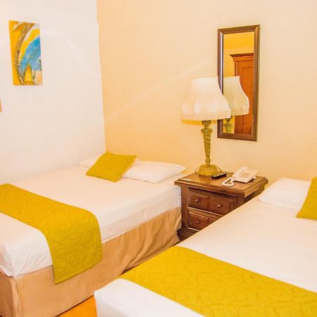 Hostal Fuente Castalia, B Y B León Esterno foto